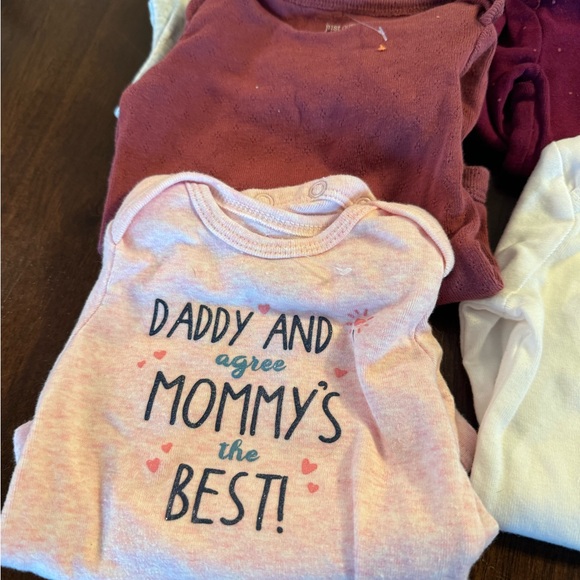 Long sleeve onesies 3 Month - Picture 2 of 4